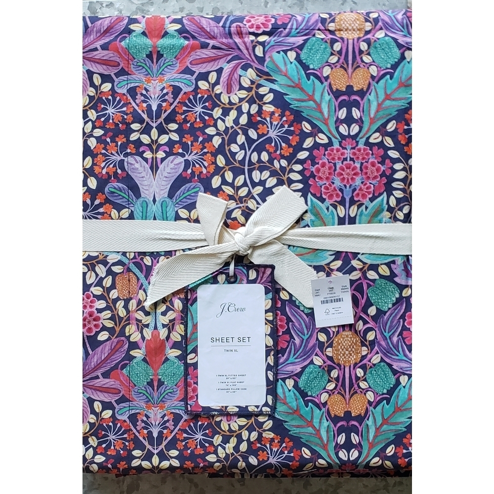 37. J.Crew Limited-edition twin XL sheet set in Liberty® Elm House fabric - Picture 5 of 7
